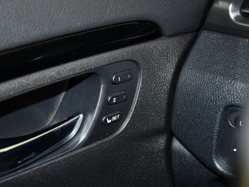 Used 2020 Honda Pilot Touring image 34