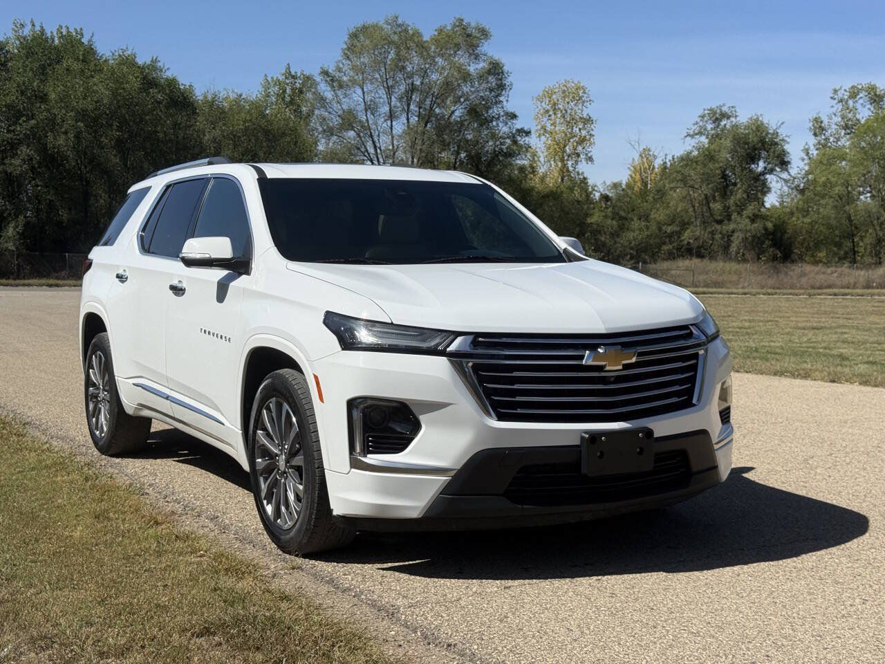Used 2022 Chevrolet Traverse Premier w/ LPO, Floor Liner Package AWD/4WD image 4