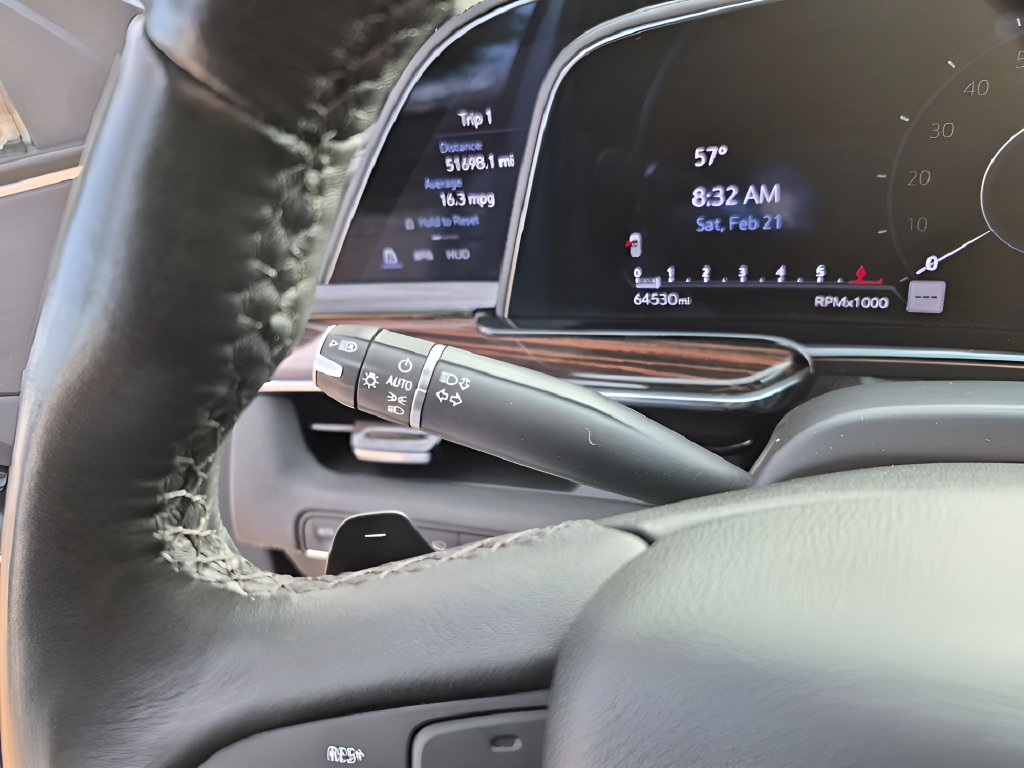 Used 2024 Cadillac Escalade ESV Premium Luxury w/ LPO, Floor Liner Package AWD/4WD image 35