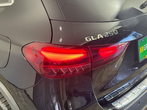Used 2025 Mercedes-Benz GLA 250 image 36
