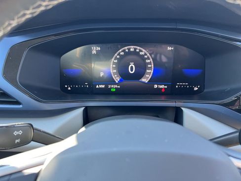 Used 2023 Volkswagen Taos SE image 16