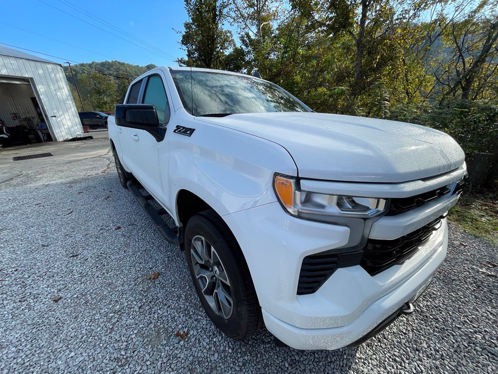 Used 2024 Chevrolet Silverado 1500 RST AWD/4WD image 3