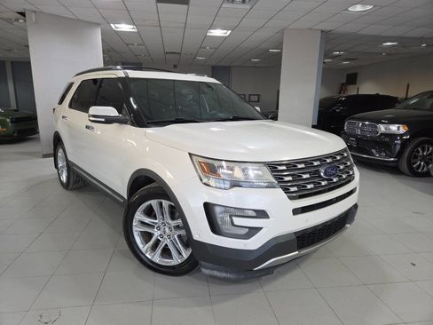 Used 2017 Ford Explorer Limited image 1