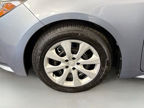 Used 2021 Toyota Corolla LE FWD image 37