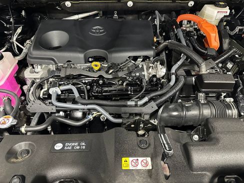Used 2025 Toyota RAV4 XLE AWD/4WD image 67