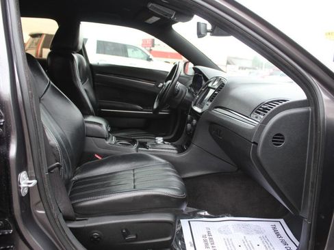 Used 2017 Chrysler 300 S RWD image 8