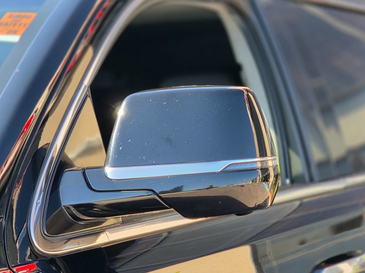 Used 2018 Cadillac Escalade Luxury RWD image 8