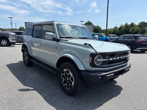 Used 2024 Ford Bronco Outer Banks AWD/4WD image 11