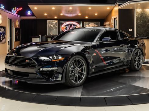 Used 2021 Ford Mustang GT Premium w/ GT Performance Package RWD image 1