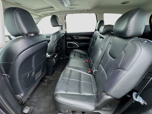 Used 2020 Kia Telluride EX image 16