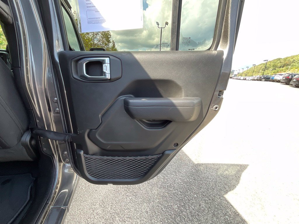 Used 2022 Jeep Gladiator Sport AWD/4WD image 23