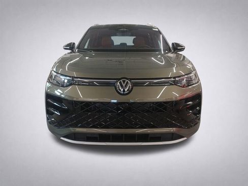 New 2026 Volkswagen Tiguan SEL R-Line AWD/4WD image 8