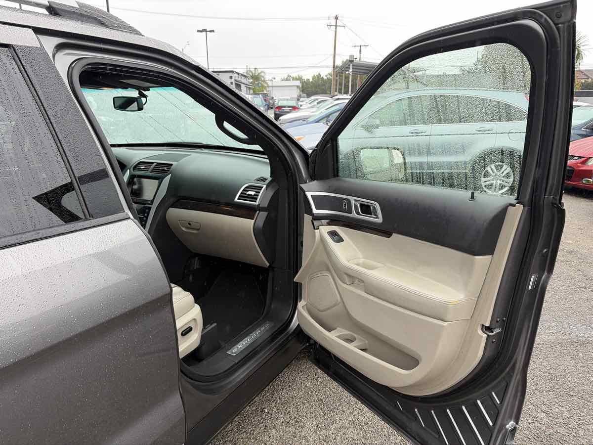 Used 2012 Ford Explorer Limited FWD image 28