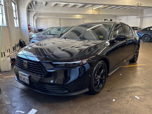 Used 2025 Honda Accord SE image 2