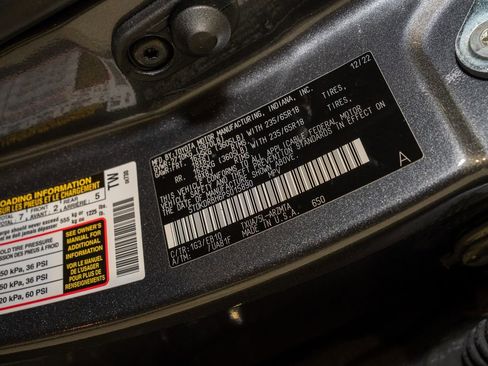 Certified 2023 Toyota Highlander XLE image 22