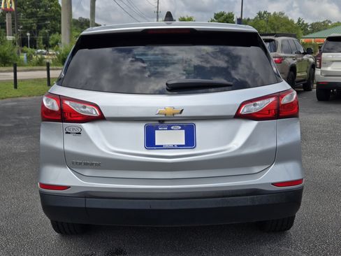 Used 2021 Chevrolet Equinox LS w/ LS Convenience Package FWD image 9
