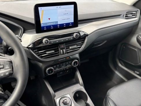 Certified 2022 Ford Escape Titanium w/ Class II Trailer Tow Package image 37