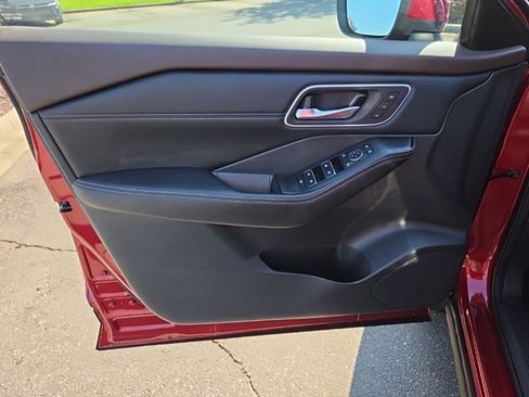 Used 2021 Nissan Rogue SL FWD image 13