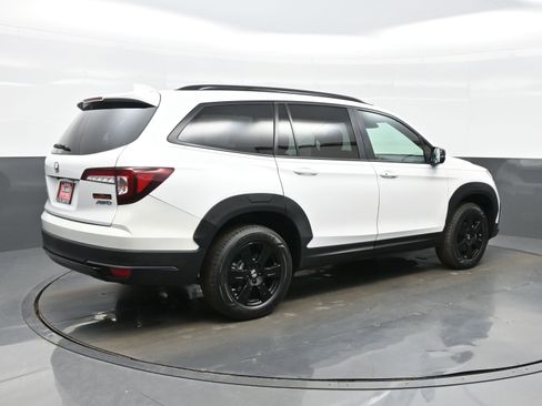 Used 2022 Honda Pilot TrailSport image 6
