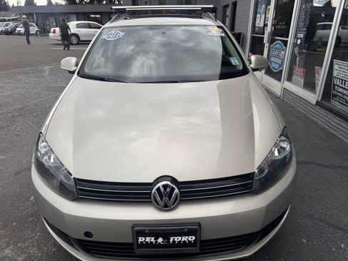 Used 2013 Volkswagen Jetta SE FWD image 2