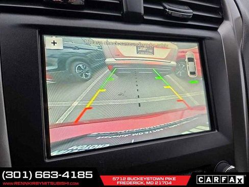 Used 2017 Ford Fusion SE w/ Fusion SE Technology Package image 18