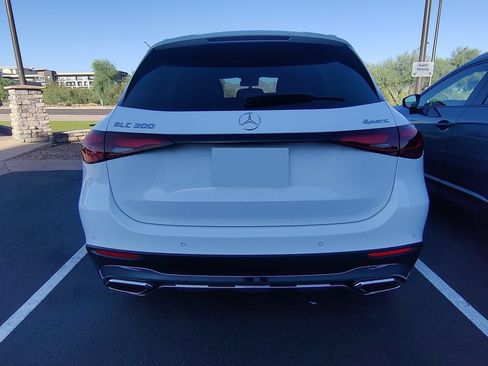 Used 2025 Mercedes-Benz GLC 300 4MATIC image 6