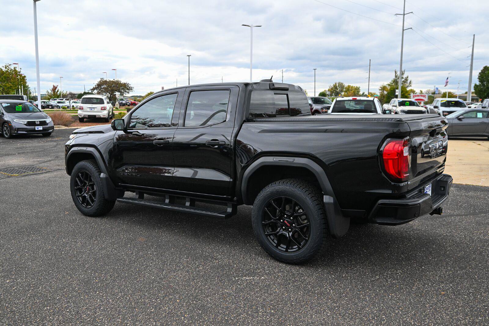 Used 2024 GMC Canyon Denali w/ LPO, Denali Black Edition AWD/4WD image 7