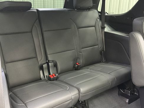 Used 2026 GMC Yukon Denali w/ Sun & Power Step Package AWD/4WD image 39