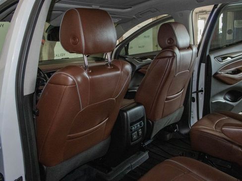 Used 2021 Buick Enclave Avenir w/ Avenir Technology Package AWD/4WD image 9