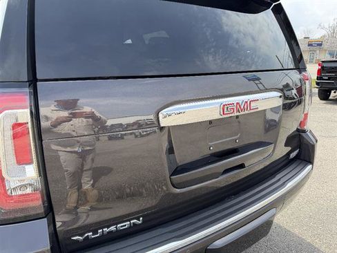 Used 2016 GMC Yukon Denali AWD/4WD image 23