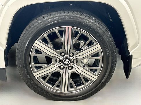 Used 2026 Toyota Sequoia Capstone AWD/4WD image 30
