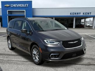 Used 2022 Chrysler Pacifica Touring-L AWD/4WD video 1
