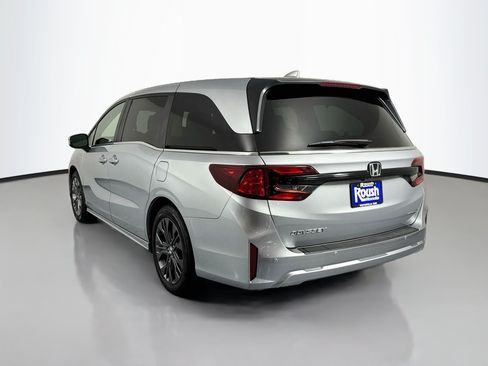 Certified 2025 Honda Odyssey Touring image 7