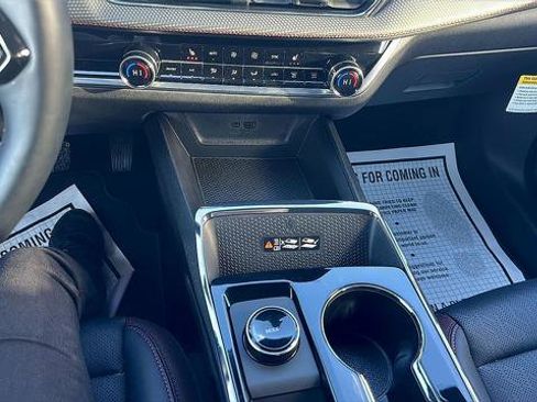 Used 2026 Chevrolet Equinox RS w/ Safety and Technology Package image 21