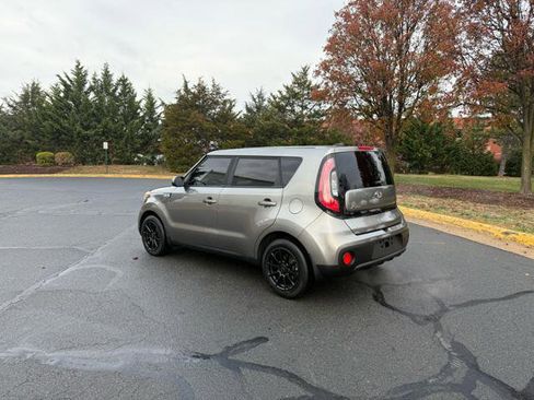 Used 2018 Kia Soul w/ Convenience Package image 3
