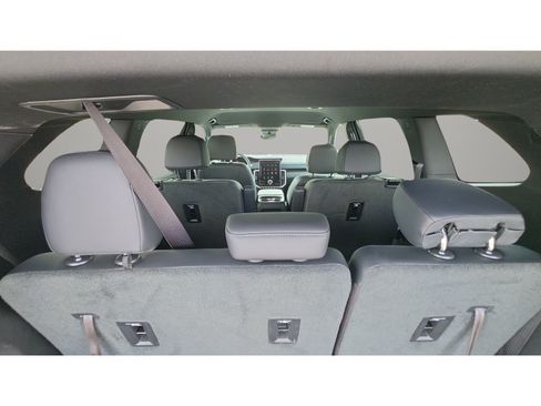 Used 2026 GMC Acadia Elevation w/ Elevation Premium Package FWD image 17