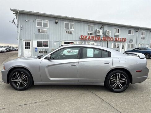 Used 2014 Dodge Charger SXT image 3