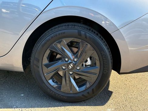 Used 2023 Hyundai Elantra SEL w/ Cargo Package image 44