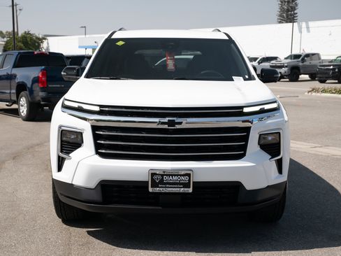 New 2026 Chevrolet Traverse LT w/ Driver Confidence Package image 2