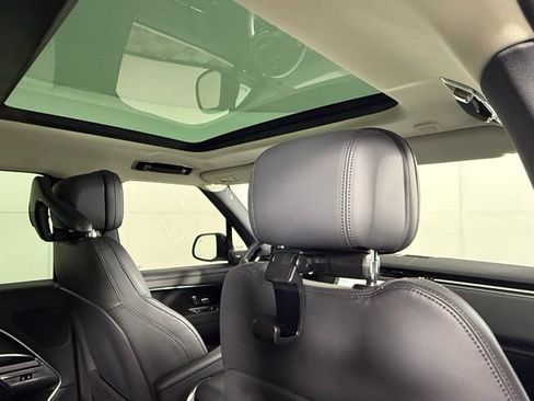 New 2025 Land Rover Range Rover SE image 28
