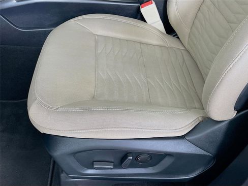 Used 2020 Ford Explorer XLT image 21