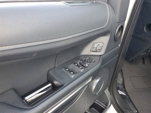 Used 2024 Ford Expedition Max XLT image 23