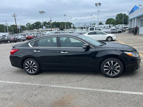 Used 2016 Nissan Altima 2.5 SL w/ Moonroof Package FWD image 4