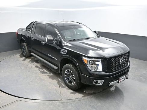 Used 2016 Nissan Titan PRO-4X w/ Pro-4x Convenience Package AWD/4WD image 36