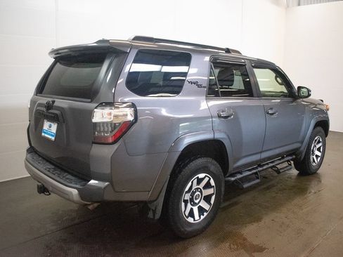 Used 2021 Toyota 4Runner TRD Off-Road Premium w/ Moonroof Package AWD/4WD image 4