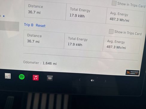 Used 2024 Tesla Cybertruck AWD Crew Cab image 7