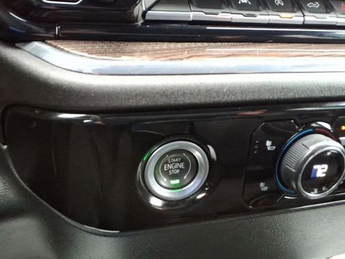 Used 2024 Chevrolet Silverado 1500 LT image 24