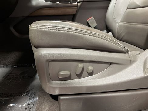 Used 2019 GMC Yukon XL Denali AWD/4WD image 15