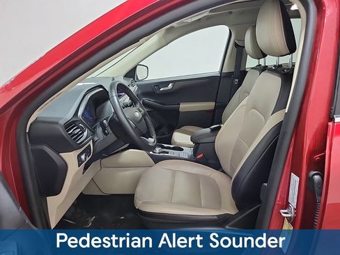 Used 2020 Ford Escape Titanium w/ Titanium Premium Package 2.0 image 9