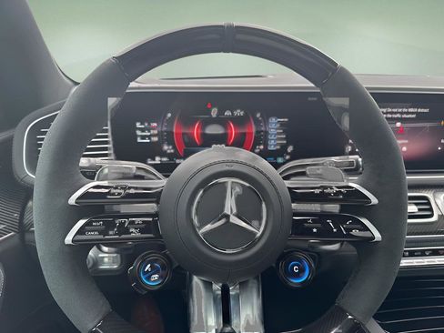 Used 2025 Mercedes-Benz GLS 63 AMG 4MATIC image 15